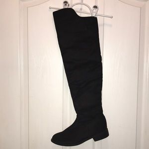 🥾 Black Swede Knee High Boots WB17